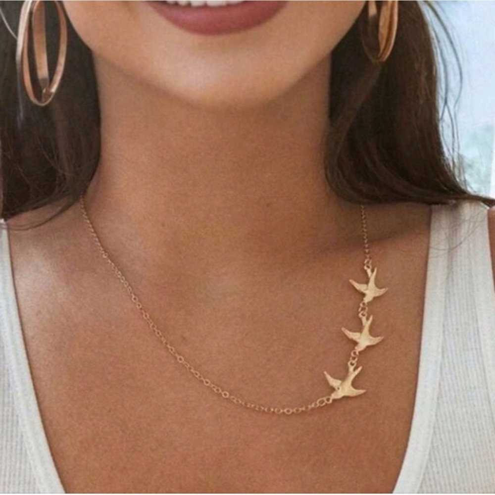 New!! 14K Gold Plated Dove "Three Birds" Chain Necklace NWOT